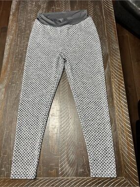 Tik Tok butt lifting ladies Gray Patterned Leggings Size L